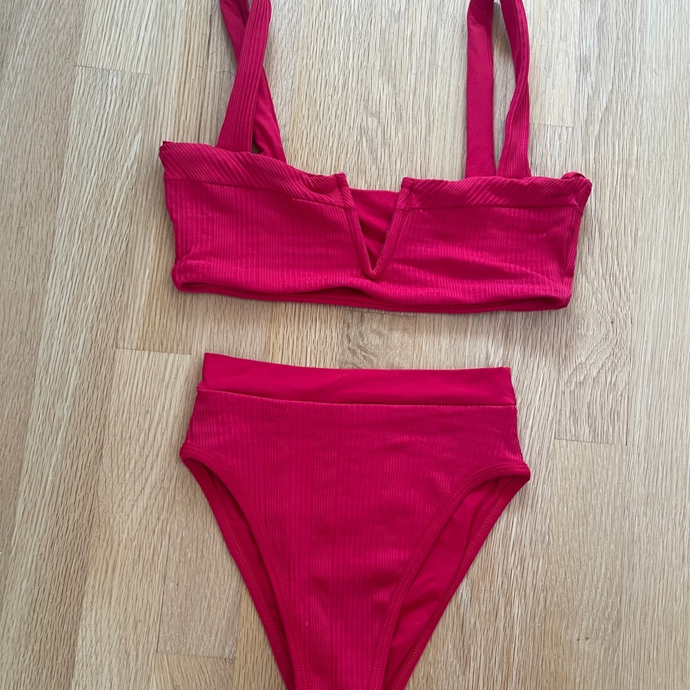 L*space strawberry bikini Lee Lee top size medium & frenchi bottoms size xs NWT
